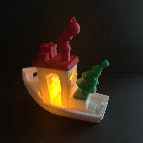 Holiday large Benchy 3D printed lighted decoration ornament red white green - Picture 6 of 13